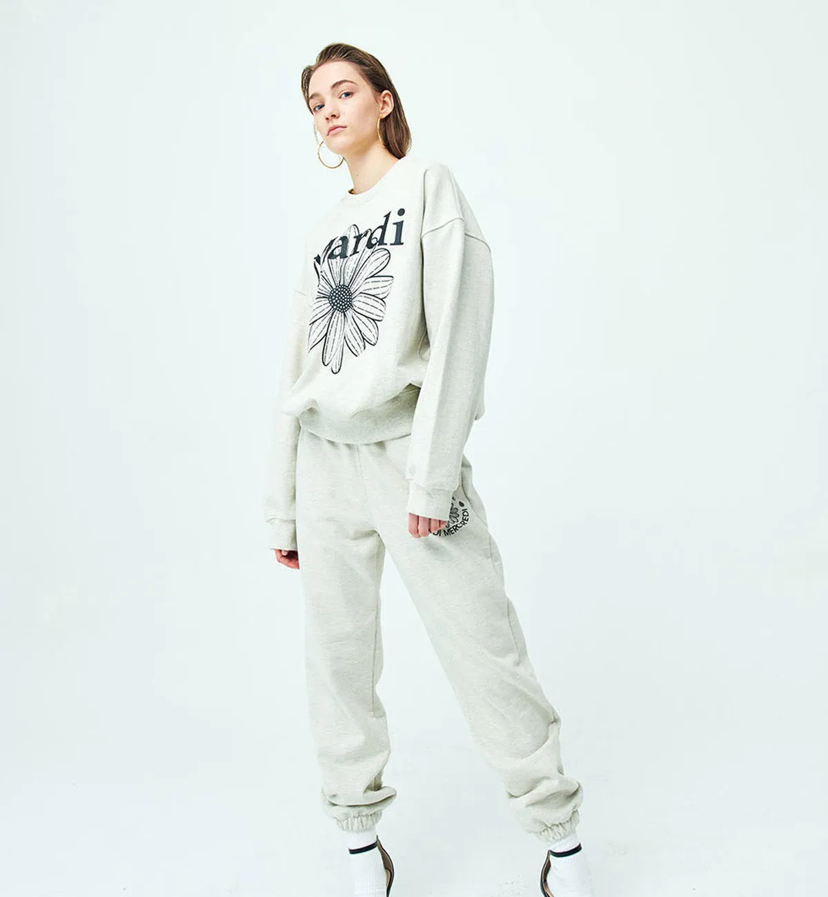 Mardi Mercredi Flower Mardi Sweatshirt (Oathmeal Black)