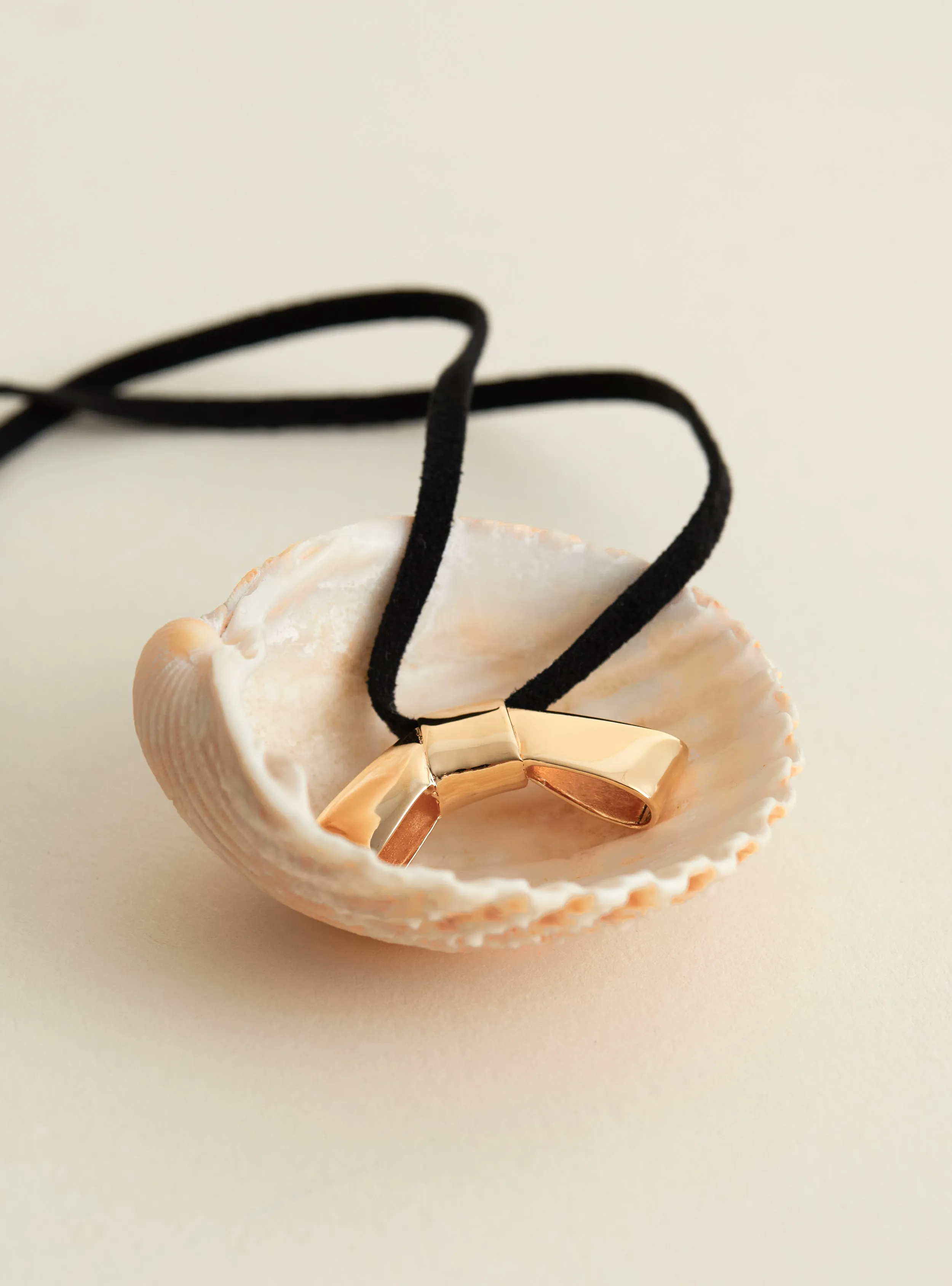 Petite Cravat Gold Necklace Black