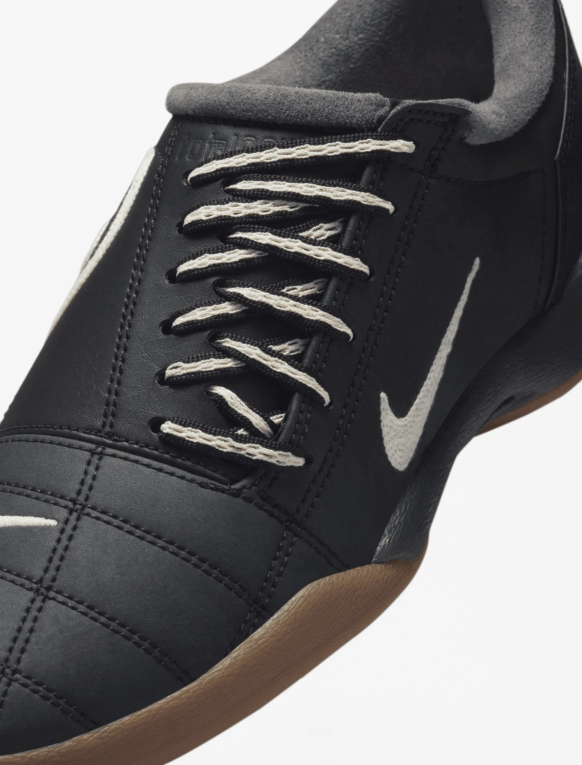 Women's T90 (Black/Gum)